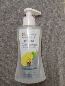 Himalaya Oil Clear Lemon Face Wash
