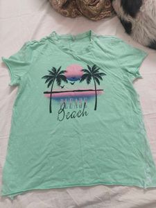 Beach Vibes Graphic Tee