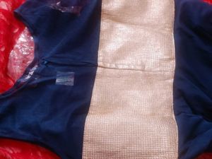 Beautiful Navy Blue Gown size 34like new