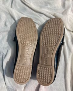 Shiny Black Ballerina Flats