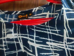 Stylish Blue &amp; White Printed Top medium size