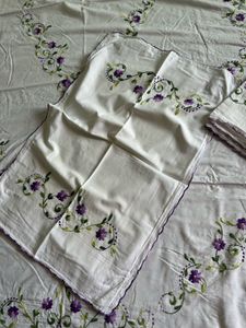 Embroidered floral design White Bedsheet Set