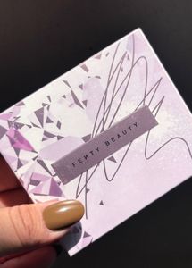 Fenty Diamond bomb highlighter Lavender Luv