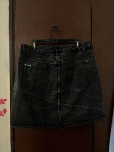 A symmetrical Denim Skirt