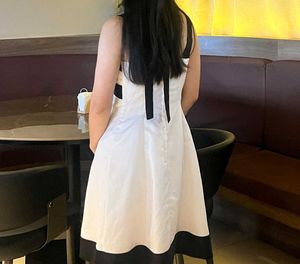 Chic White &amp; Black A-line Dress