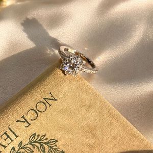 Sparkling Flower Design Ring engagement rin