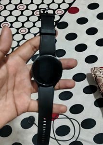 Smartwatch - Sleek Black Design