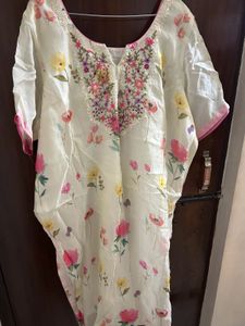 Elegant Embroidered Floral Kurta