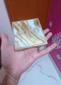 Huda Beauty Gold Obsessions Eyeshadow Palette
