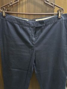 Classic Navy Cropped Pants
