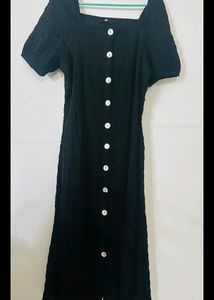 Chic Black Button-Up Midi Dress