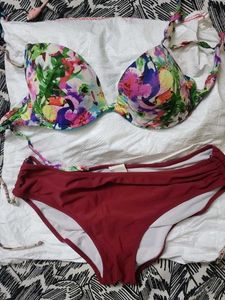 Vibrant Floral Bikini Set 🌼 🌸