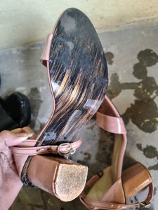 Chic Black &amp; pink Patent Sandals