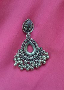 GREY COLOURED EARRING