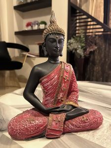 Zen Buddha Statue for Serene Ambiance