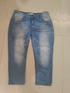 Light Wash Cropped Denim Jeans