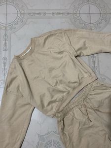 Cozy Loungewear Set - Crop Top &amp; Joggers