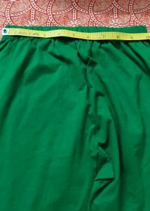 Vibrant Green leggings with T shirt