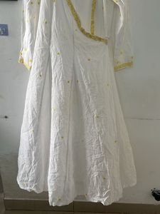Elegant White Kurta shrug with Yellow Embroidery