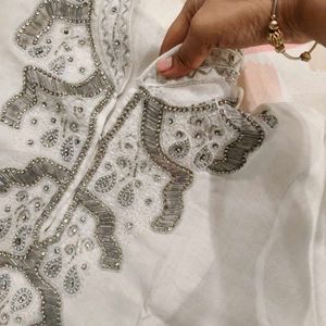 Embellished White Kurta and pent