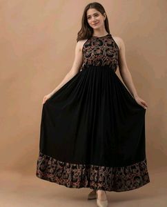 Elegant Black Maxi Dress with Print Detail