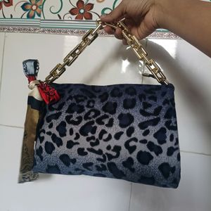 New Leopard Print Silling Bag 💙🐆
