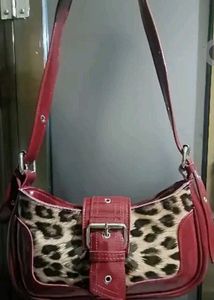 Chic Leopard Print Shoulder Bag