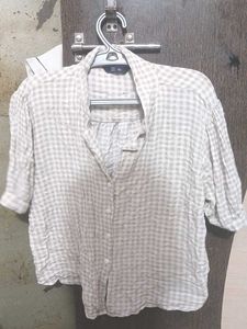 Chic Checked Cropped Blouse