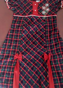 Girls dress - multicoloured checks. Age 10-13