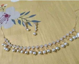 Checkout this latest Jewellery Set With Earrings..