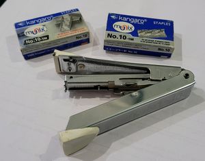 Kangaro Stapplar &amp; Lip Box