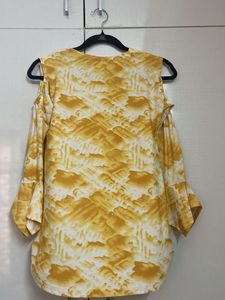 comfortable top with fish cut sleeves