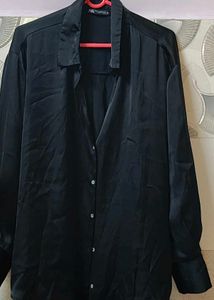 Chic Black Button-Up Shirt satin Zara