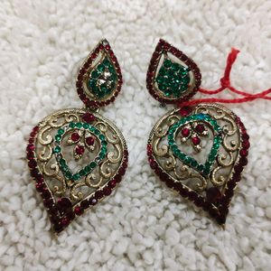 Stone earing