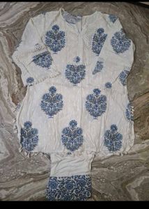 Elegant White &amp; Blue Embroidered Kurta Set