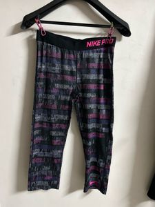 Nike Pro Capris