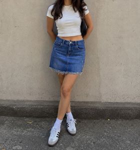 white basic crop tee