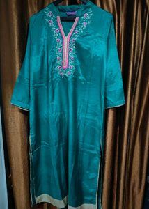 Rangriti Sea Green Embroidered Kurti