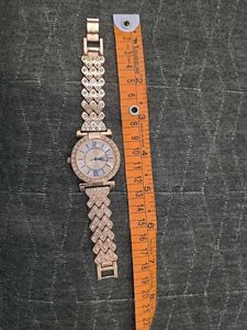 ⌚️⌚️Sparkling Rose Gold Watch⌚️⌚️