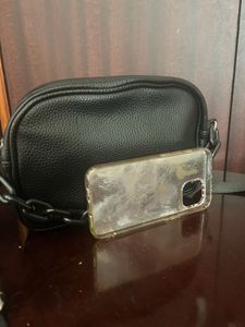 Miniso Chic Black Crossbody Bag with Chain Detail