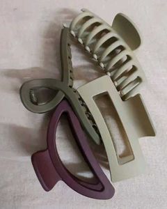 Set of 4 Matte Hair Claw Clips