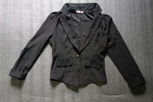 Chic Black Blazer