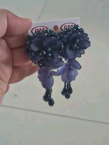 Beautiful Floral Drop Earrings new with tag