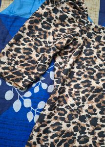 Leopard Print Puff Sleeve Top