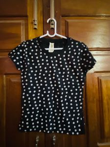 Cute Black & White Flower Print T-Shirt