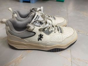 Redtape Men's White Casual Sneakers