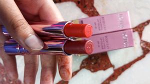2 Pcs Original Lotus Lipstick