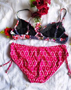 Chic Floral Print Bikini Set