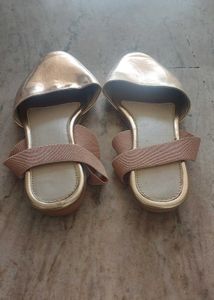 Chic Rose Gold Pointed Flats