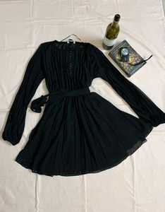 Chic Black Pleated Midi Dress